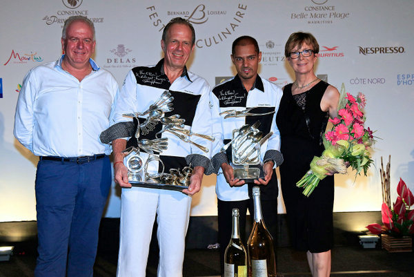 festival_culinaire_bernard_loiseau_2016_prize_giving_the_winners_with_Jean_Jacques_Vallet_and_Dominique_Loiseau.jpg