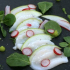 Carpaccio de St jacques, pommes vertes et radis roses