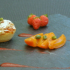 Clafoutis abricots, coulis fraise rhubarbe