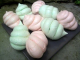 Meringues en couleur