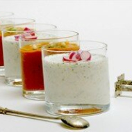 L'agar agar : mousse de concombre au chèvre, crème de poivrons aux noix