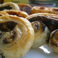 Palmiers à la pâte d'olive et à la tomate séchée