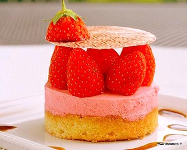 Minis entremets aux fraises sur sablé breton et teasing semaine 5