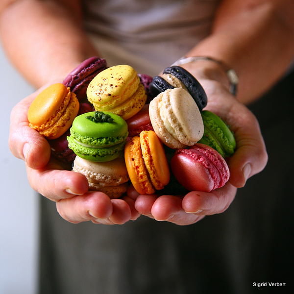 Macarons amande et chocolat Valrhona® - cœur de Guanaja®