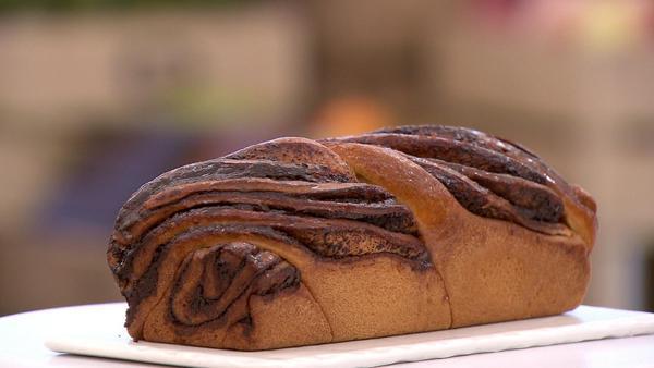 Une drôle de forêt sur un gros gâteau à la crème - Marie Claire